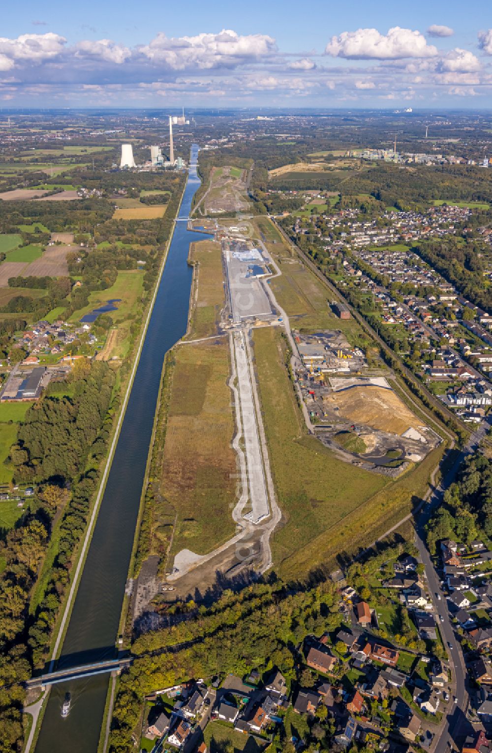 Aerial photograph Oberaden - construction site with development, foundation, earth and landfill works Wasserstadt Aden Datteln-Hamm-Kanal in Oberaden at Ruhrgebiet in the state North Rhine-Westphalia, Germany