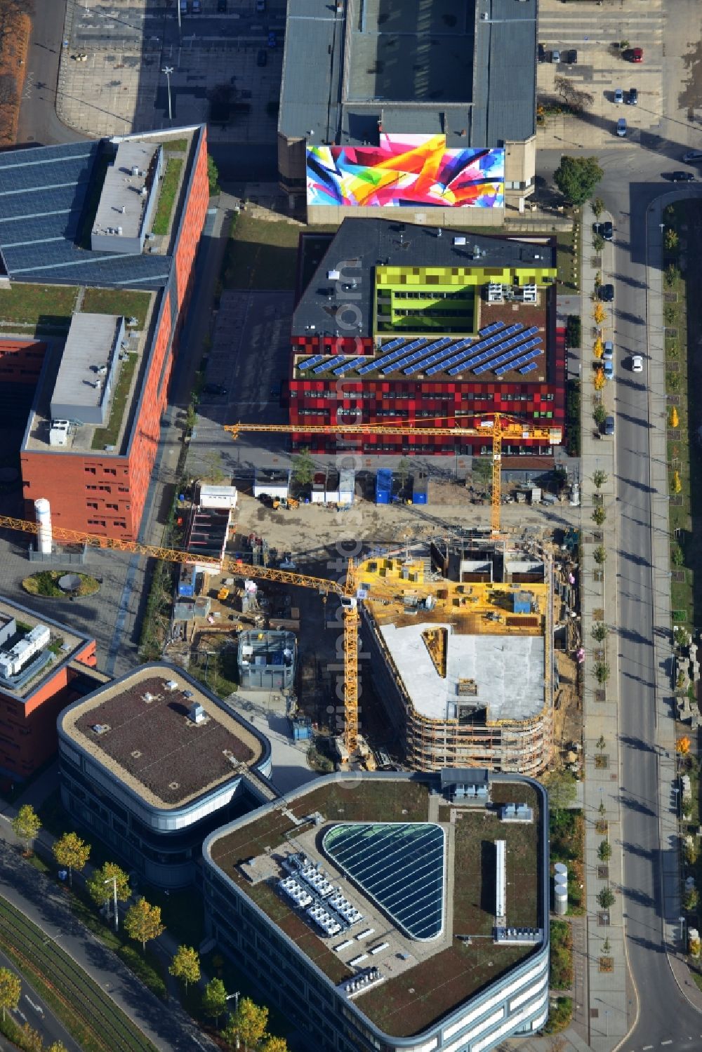 Aerial photograph Leipzig - Construction extension Fraunhofer Institute at the BIO CITY LEIPZIG on the site of old Exhibition Centre Leipzig in Saxony