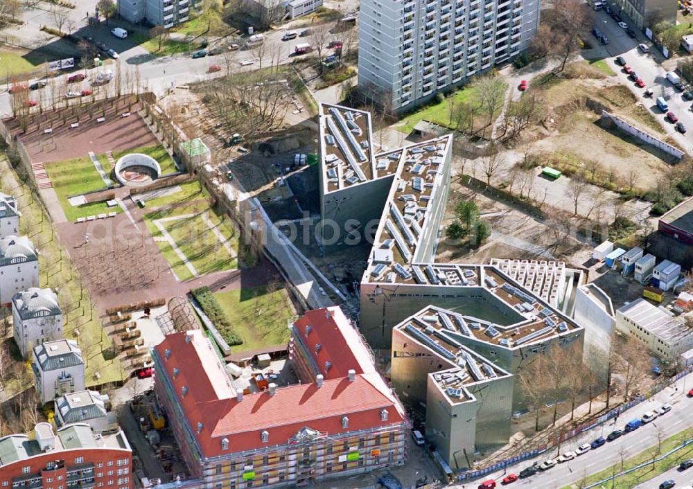 Berlin - Kreuzberg from the bird's eye view: Baustelle am Erweiterungsbau des Jüdischen Museums in der Lindenstraße.