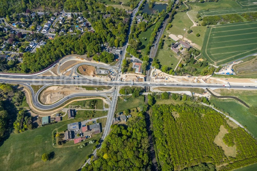 Aerial photograph Duisburg - Construction site of ruting and traffic lanes during the exit federal highway B288 in the district Ungelsheim in Duisburg in the state North Rhine-Westphalia, Germany