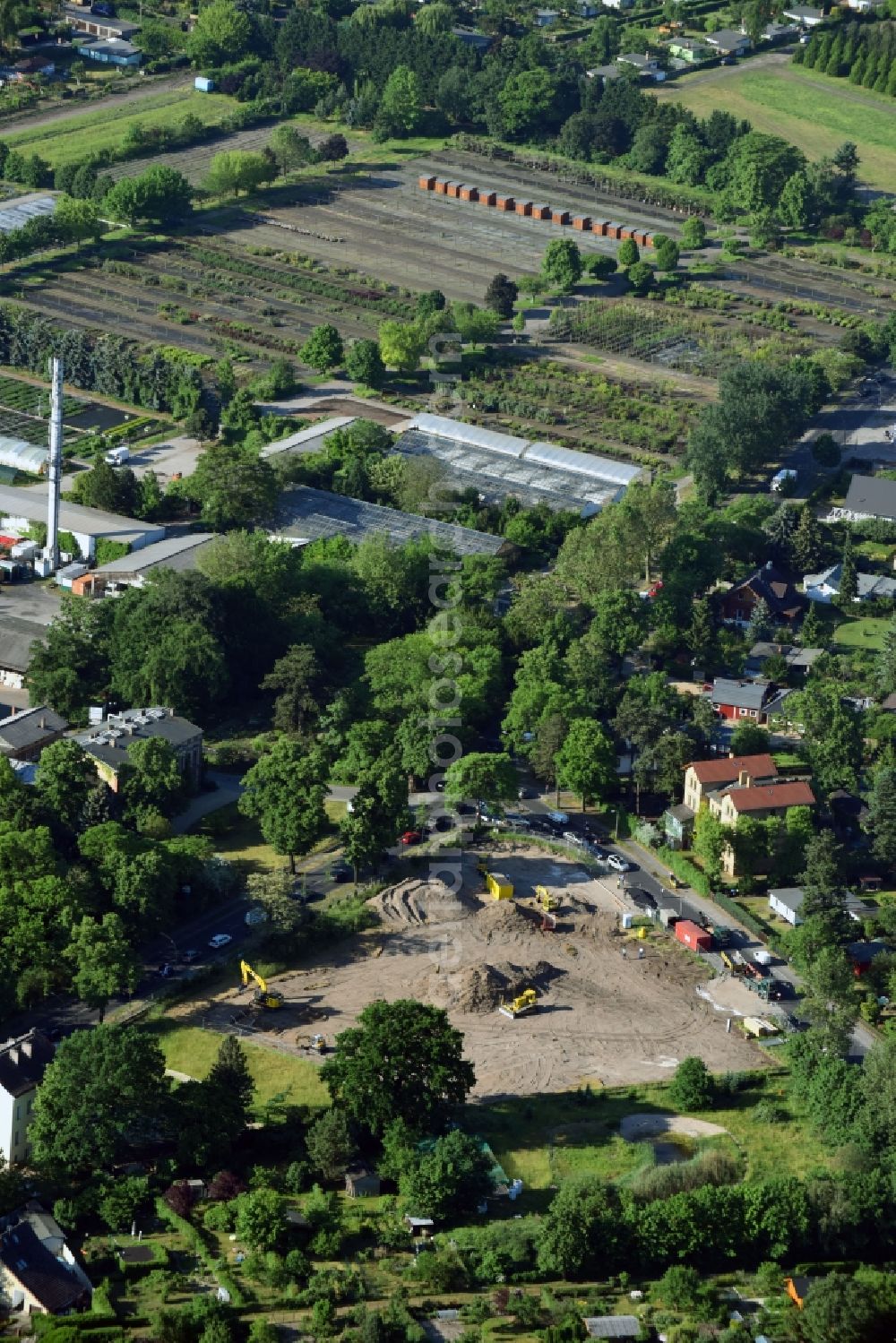 Aerial image Berlin - Construction site for the new building of Asylum accommodation buildings Spaethstrasse - Chris-Gueffroy-Allee in the district Treptow in Berlin, Germany