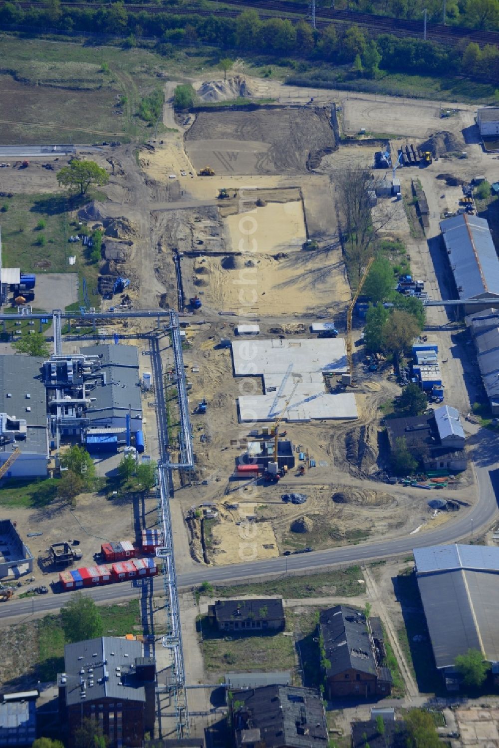 Aerial photograph Berlin - Construction site on the compound of the block heat and power plant BHKW Adlershof in the Treptow-Koepenick district of Berlin. The underground heavy construction is being completed