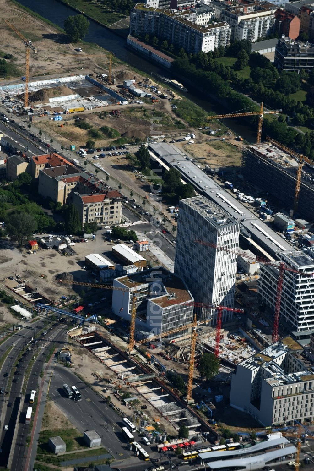 Aerial photograph Berlin - Construction site for the new Europacity on Heidestrasse in Berlin in Germany. View of the Southern area of the new business and residential quarter. A tunnel for the S 21 rail line is being completed as well