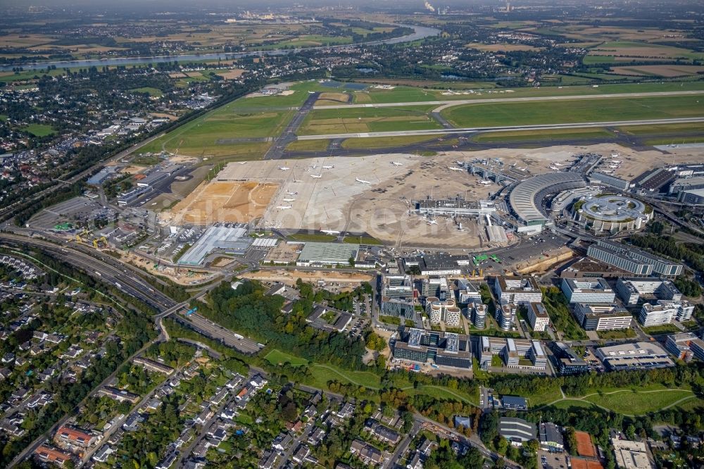 Düsseldorf from above - Construction site on the airport site with check-in buildings and terminals in Duesseldorf at Ruhrgebiet in the state North Rhine-Westphalia, Germany