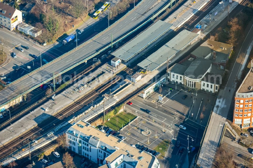 Mülheim an der Ruhr from above - Construction site on track progress and building of the main station of the railway in Muelheim on the Ruhr in the state North Rhine-Westphalia