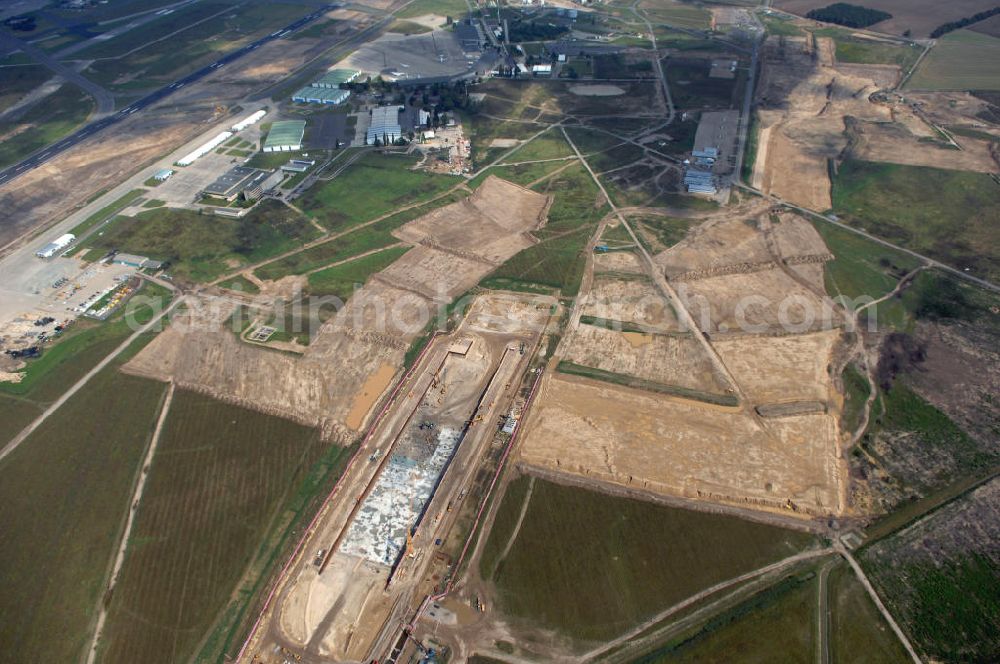 Aerial image Schönefeld - Blick auf den Bau des Hauptstadtflughafens Berlin Brandenburg International (BBI) in Schönefeld. Es ist das größte Infrastrukturobjekt der neuen Länder und wird einer der modernsten Flughafen Europas. Homepage: http://