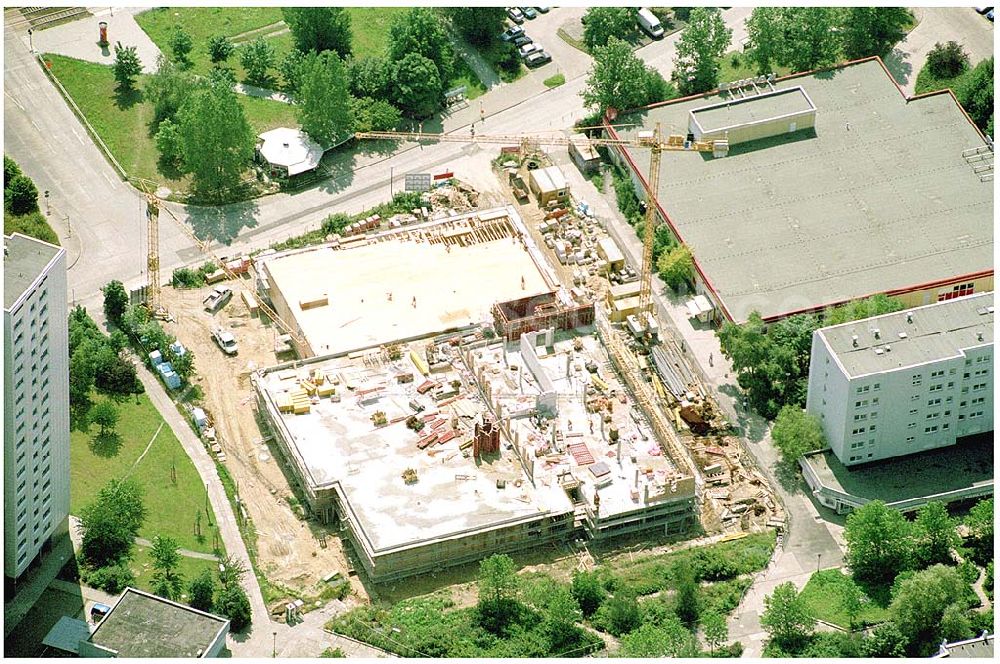 Aerial image Berlin - 23.07.2004 Neubau in der Havemannstrasse / Wörlitzer Strasse am EastGate / Landsberger Allee.