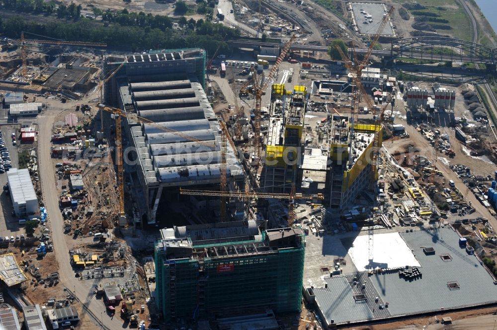 Frankfurt am Main from above - High-rise construction of the twin towers of the ECB's headquarters in Frankfurt / Main in Hesse. The new headquarters of the European Central Bank is a design by the architects of Coop Himmelb (l) au