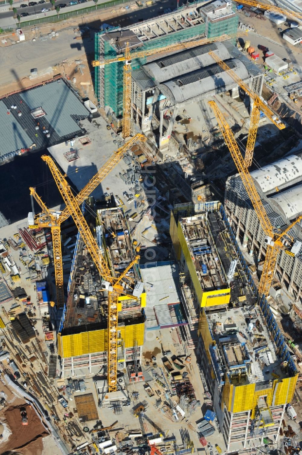 Aerial image Frankfurt am Main - High-rise construction of the twin towers of the ECB's headquarters in Frankfurt / Main in Hesse. The new headquarters of the European Central Bank is a design by the architects of Coop Himmelb (l) au