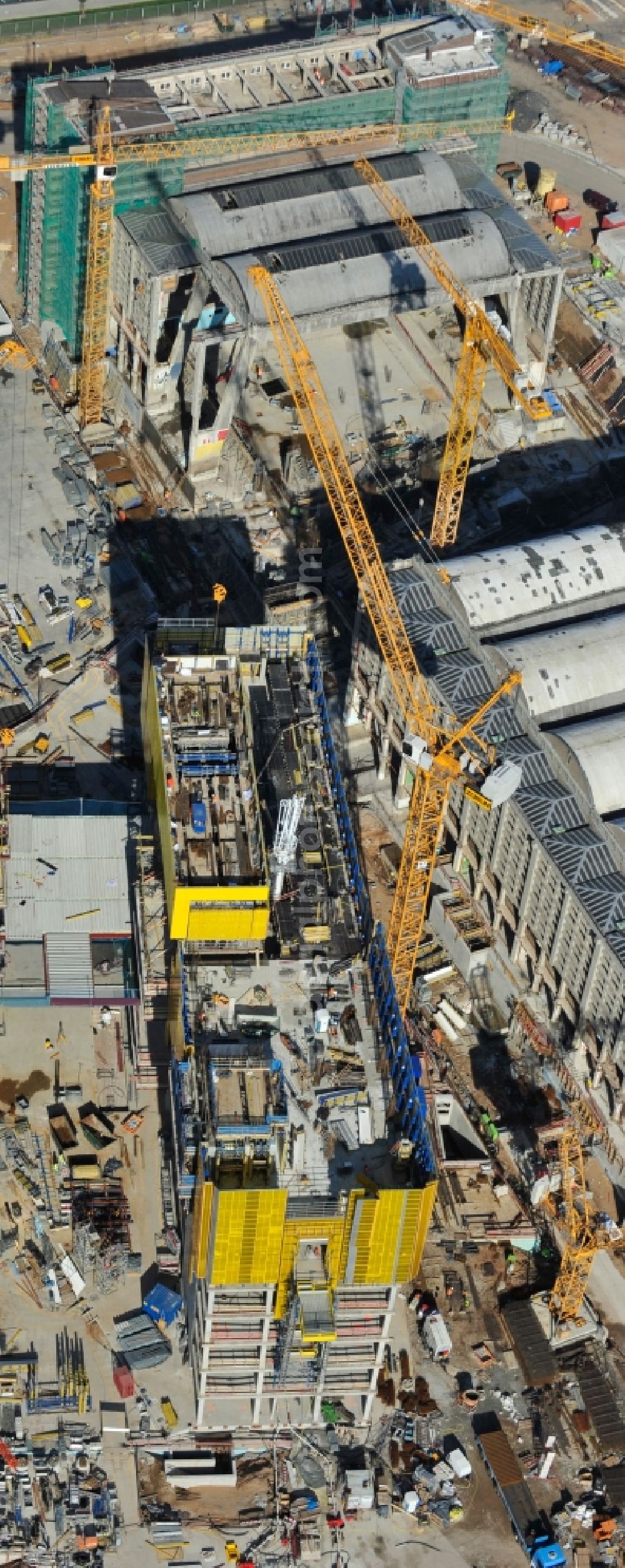 Aerial photograph Frankfurt am Main - High-rise construction of the twin towers of the ECB's headquarters in Frankfurt / Main in Hesse. The new headquarters of the European Central Bank is a design by the architects of Coop Himmelb (l) au