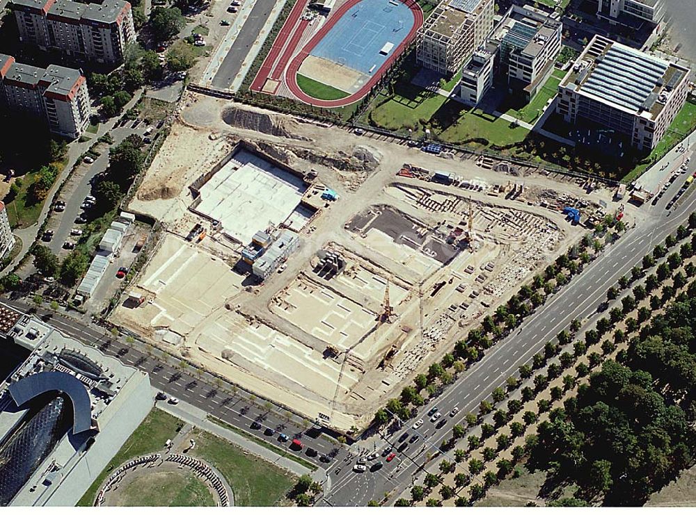 Aerial photograph Berlin - Baustelle des Holocaust-Denkmal am ehemaligen Grenzstreifen an der Wilhelmstraße, am Brandenburger Tor