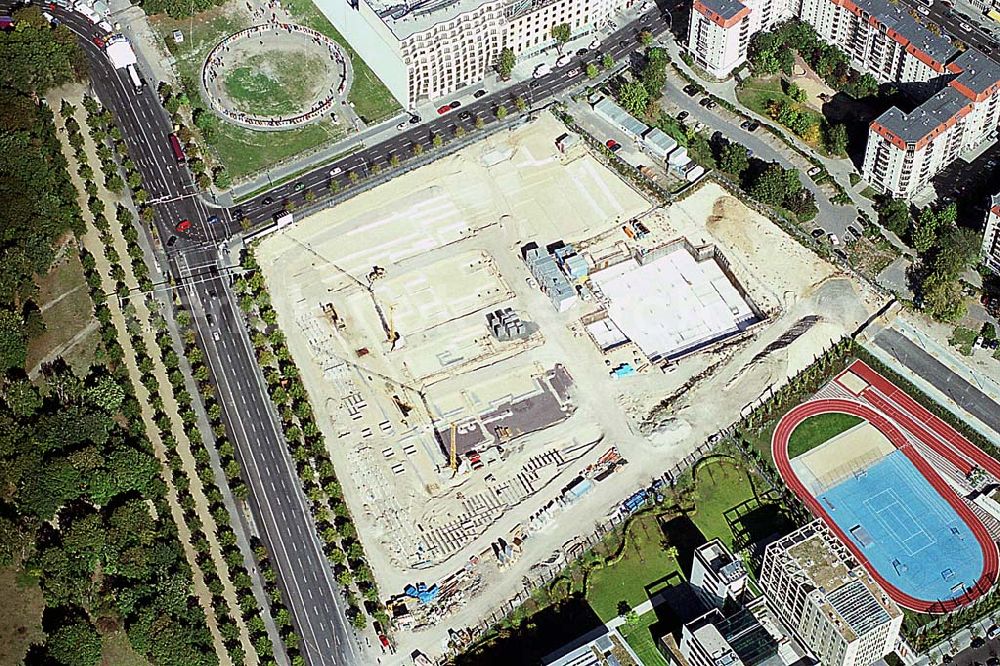 Berlin from the bird's eye view: Baustelle des Holocaust-Denkmal am ehemaligen Grenzstreifen an der Wilhelmstraße, am Brandenburger Tor