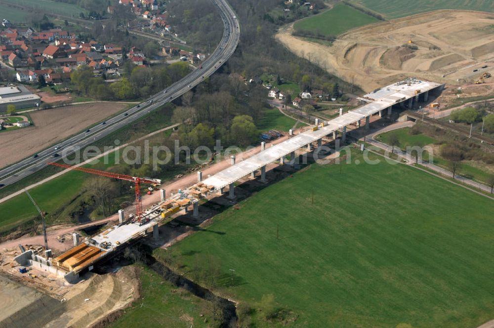 Aerial image Sättelstädt - Blick auf die Baustelle der neuen Hörseltalbrücke mit einer Länge von 195 m. Die Brücke ist Teil des Projekt Nordverlegung / Umfahrung Hörselberge der Autobahn E40 / A4 in Thüringen bei Eisenach. Durchgeführt werden die im Zuge dieses Projektes notwendigen Arbeiten unter an derem von den Mitarbeitern der Niederlassung Weimar der EUROVIA Verkehrsbau Union sowie der Niederlassungen Abbruch und Erdbau, Betonstraßenbau, Ingenieurbau und TECO Schallschutz der EUROVIA Beton sowie der DEGES.