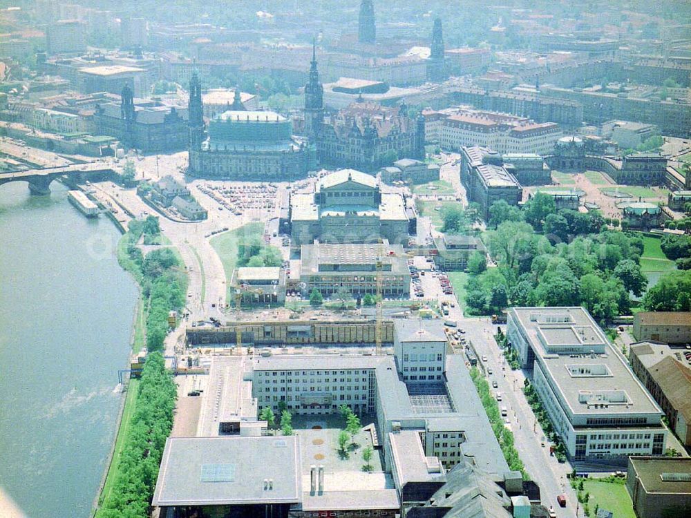 Dresden / Sachs. from above - Baustelle der Imbau GmbH hinter der Semperoper in der Dresdner Altstadt. IMBAU GmbH NL Dresden, Oberbauleitung - Herr Schautz, Am Fiebig 14 in 01561 Thiendorf.(Tel.: 03521-4650)