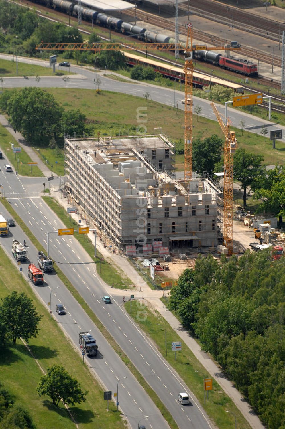 Aerial photograph Schönefeld - Blick auf die Bauarbeiten für das InterCityHotel Berlin-Brandenburg Airport am Seegraben 2 in Schönefeld im Landkreis Dahme-Spree.