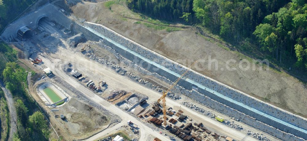 Jena from the bird's eye view: Blick auf die Baustelle der Autobahnverlegung Europastrasse E40 A4 bei Jena im Bereich des Jagdbergtunnels. Bauherr: DEGES (Deutsche Einheit Fernstraßenplanungs- und bau GmbH, Berlin), Bauausführung: ARGE: Baresel, Beton und Monierbau, Kirchhoff Leipzig Ausführungsplanung: Bauzeit: 2008 - 2012 View of the construction site chase mountain highway tunnel laying E40 European highway A4 at Jena.