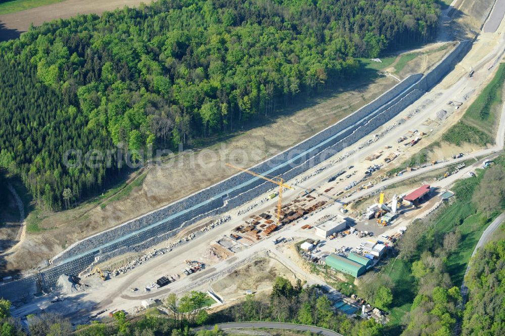 Aerial photograph Jena - Blick auf die Baustelle der Autobahnverlegung Europastrasse E40 A4 bei Jena im Bereich des Jagdbergtunnels. Bauherr: DEGES (Deutsche Einheit Fernstraßenplanungs- und bau GmbH, Berlin), Bauausführung: ARGE: Baresel, Beton und Monierbau, Kirchhoff Leipzig Ausführungsplanung: Bauzeit: 2008 - 2012 View of the construction site chase mountain highway tunnel laying E40 European highway A4 at Jena.