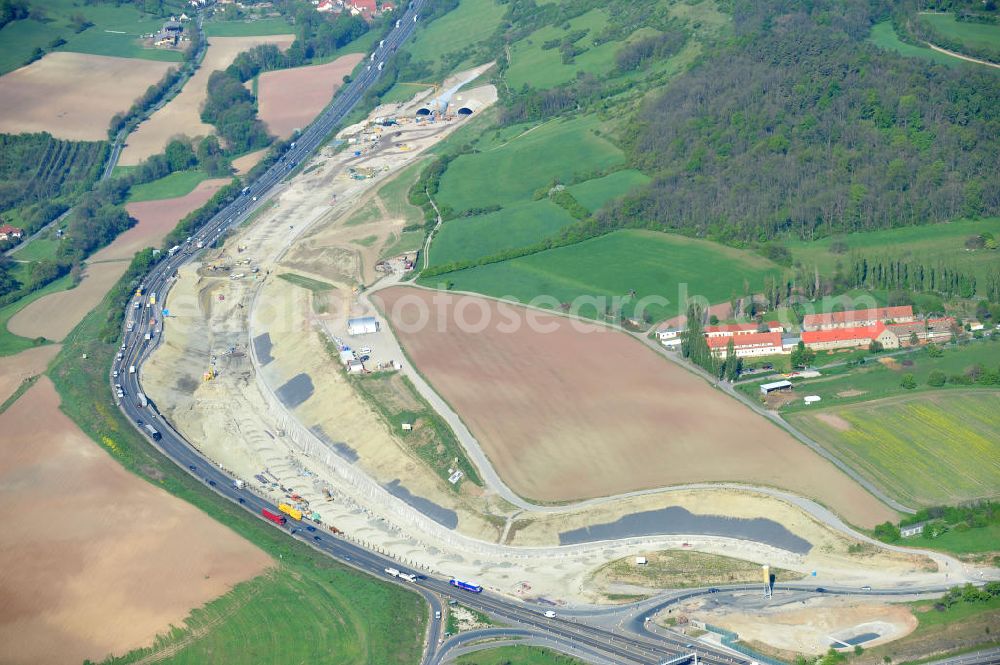 Jena from above - Blick auf die Baustelle der Autobahnverlegung Europastrasse E40 A4 bei Jena im Bereich des Jagdbergtunnels. Bauherr: DEGES (Deutsche Einheit Fernstraßenplanungs- und bau GmbH, Berlin), Bauausführung: ARGE: Baresel, Beton und Monierbau, Kirchhoff Leipzig Ausführungsplanung: Bauzeit: 2008 - 2012 View of the construction site chase mountain highway tunnel laying E40 European highway A4 at Jena.