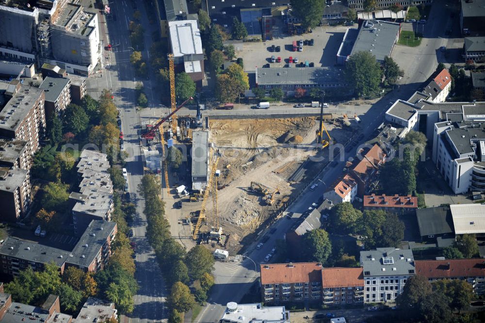 Hamburg from above - Blick auf die Baustelle des Jessenquartier in Hamburger Stadtteil Altona. Die cds Wohnbau Hamburg GmbH hat hier ein Verwaltungsgebäude aus den 1960er Jahren abgerissen und errichtet nun an diesem Standort soll ein vier- bis sechsgeschossiger Wohnneubau mit einem großzügigen Innenhof. Insgesamt sollen 162 neue Wohnungen errichtet werden. View of the construction site of the Jesse Quarter in Hamburg's Altona district. The housing should cds Hamburg GmbH has here an administrative building from the 1960s demolished and is now built on that site, a four-to six-story residential building with a spacious courtyard.