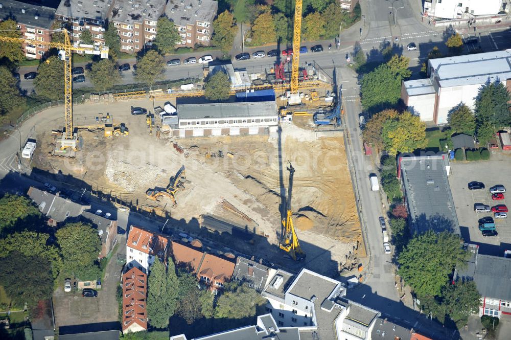 Hamburg from the bird's eye view: Blick auf die Baustelle des Jessenquartier in Hamburger Stadtteil Altona. Die cds Wohnbau Hamburg GmbH hat hier ein Verwaltungsgebäude aus den 1960er Jahren abgerissen und errichtet nun an diesem Standort soll ein vier- bis sechsgeschossiger Wohnneubau mit einem großzügigen Innenhof. Insgesamt sollen 162 neue Wohnungen errichtet werden. View of the construction site of the Jesse Quarter in Hamburg's Altona district. The housing should cds Hamburg GmbH has here an administrative building from the 1960s demolished and is now built on that site, a four-to six-story residential building with a spacious courtyard.