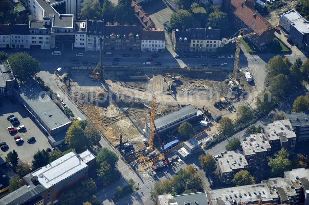 Aerial photograph Hamburg - Blick auf die Baustelle des Jessenquartier in Hamburger Stadtteil Altona. Die cds Wohnbau Hamburg GmbH hat hier ein Verwaltungsgebäude aus den 1960er Jahren abgerissen und errichtet nun an diesem Standort soll ein vier- bis sechsgeschossiger Wohnneubau mit einem großzügigen Innenhof. Insgesamt sollen 162 neue Wohnungen errichtet werden. View of the construction site of the Jesse Quarter in Hamburg's Altona district. The housing should cds Hamburg GmbH has here an administrative building from the 1960s demolished and is now built on that site, a four-to six-story residential building with a spacious courtyard.