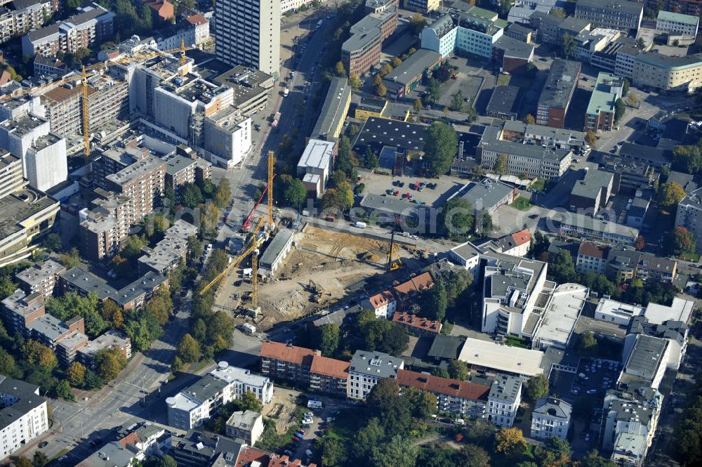 Aerial image Hamburg - Blick auf die Baustelle des Jessenquartier in Hamburger Stadtteil Altona. Die cds Wohnbau Hamburg GmbH hat hier ein Verwaltungsgebäude aus den 1960er Jahren abgerissen und errichtet nun an diesem Standort soll ein vier- bis sechsgeschossiger Wohnneubau mit einem großzügigen Innenhof. Insgesamt sollen 162 neue Wohnungen errichtet werden. View of the construction site of the Jesse Quarter in Hamburg's Altona district. The housing should cds Hamburg GmbH has here an administrative building from the 1960s demolished and is now built on that site, a four-to six-story residential building with a spacious courtyard.