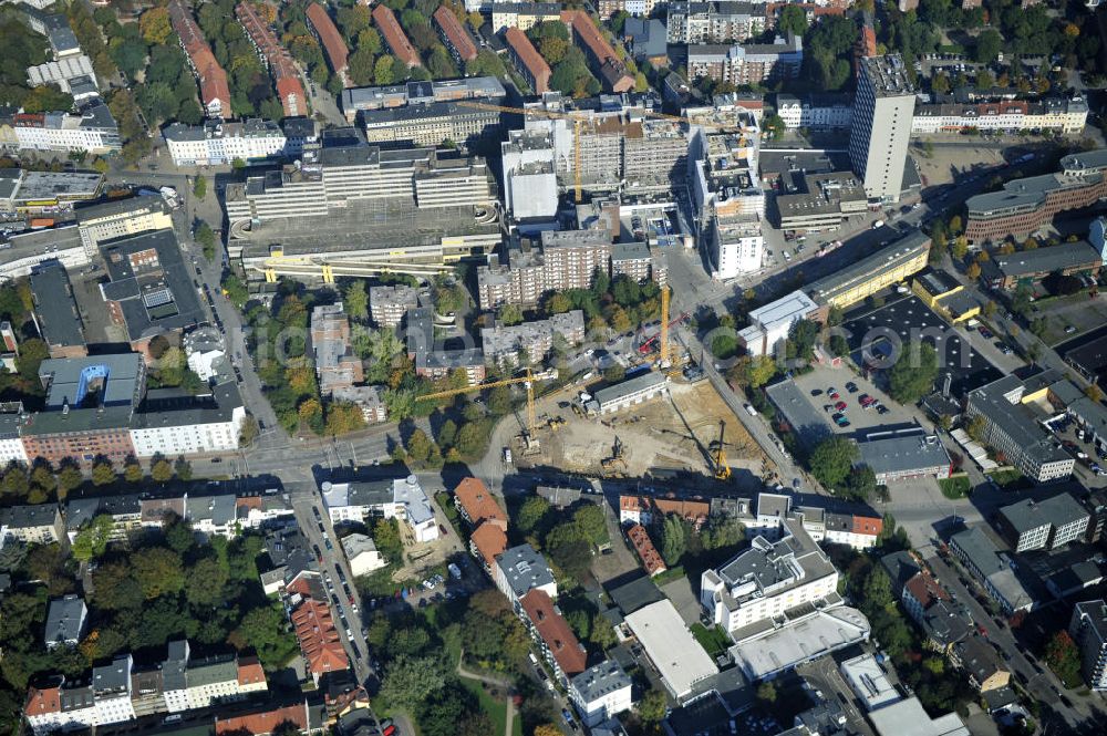 Aerial photograph Hamburg - Blick auf die Baustelle des Jessenquartier in Hamburger Stadtteil Altona. Die cds Wohnbau Hamburg GmbH hat hier ein Verwaltungsgebäude aus den 1960er Jahren abgerissen und errichtet nun an diesem Standort soll ein vier- bis sechsgeschossiger Wohnneubau mit einem großzügigen Innenhof. Insgesamt sollen 162 neue Wohnungen errichtet werden. View of the construction site of the Jesse Quarter in Hamburg's Altona district. The housing should cds Hamburg GmbH has here an administrative building from the 1960s demolished and is now built on that site, a four-to six-story residential building with a spacious courtyard.