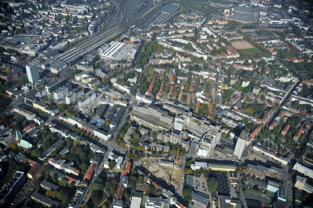 Aerial image Hamburg - Blick auf die Baustelle des Jessenquartier in Hamburger Stadtteil Altona. Die cds Wohnbau Hamburg GmbH hat hier ein Verwaltungsgebäude aus den 1960er Jahren abgerissen und errichtet nun an diesem Standort soll ein vier- bis sechsgeschossiger Wohnneubau mit einem großzügigen Innenhof. Insgesamt sollen 162 neue Wohnungen errichtet werden. View of the construction site of the Jesse Quarter in Hamburg's Altona district. The housing should cds Hamburg GmbH has here an administrative building from the 1960s demolished and is now built on that site, a four-to six-story residential building with a spacious courtyard.