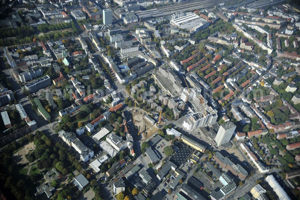 Aerial photograph Hamburg - Blick auf die Baustelle des Jessenquartier in Hamburger Stadtteil Altona. Die cds Wohnbau Hamburg GmbH hat hier ein Verwaltungsgebäude aus den 1960er Jahren abgerissen und errichtet nun an diesem Standort soll ein vier- bis sechsgeschossiger Wohnneubau mit einem großzügigen Innenhof. Insgesamt sollen 162 neue Wohnungen errichtet werden. View of the construction site of the Jesse Quarter in Hamburg's Altona district. The housing should cds Hamburg GmbH has here an administrative building from the 1960s demolished and is now built on that site, a four-to six-story residential building with a spacious courtyard.