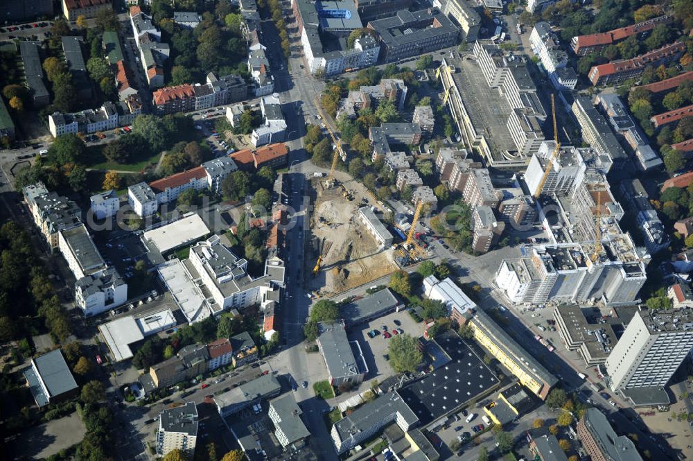 Hamburg from above - Blick auf die Baustelle des Jessenquartier in Hamburger Stadtteil Altona. Die cds Wohnbau Hamburg GmbH hat hier ein Verwaltungsgebäude aus den 1960er Jahren abgerissen und errichtet nun an diesem Standort soll ein vier- bis sechsgeschossiger Wohnneubau mit einem großzügigen Innenhof. Insgesamt sollen 162 neue Wohnungen errichtet werden. View of the construction site of the Jesse Quarter in Hamburg's Altona district. The housing should cds Hamburg GmbH has here an administrative building from the 1960s demolished and is now built on that site, a four-to six-story residential building with a spacious courtyard.