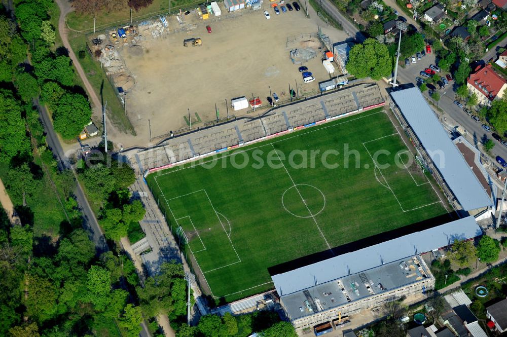 Aerial photograph Potsdam-Babelsberg - Baustelle vom Umbau des Karl-Liebknecht-Stadion in Babelsberg. Das Fußball-Stadion ist Heimspielstätte des SV Babelsberg 03 und des 1. FFC Rurbine Potsdam. Construction site of the rebuilding of the Stadium Karl-Liebknecht in Babelsberg.