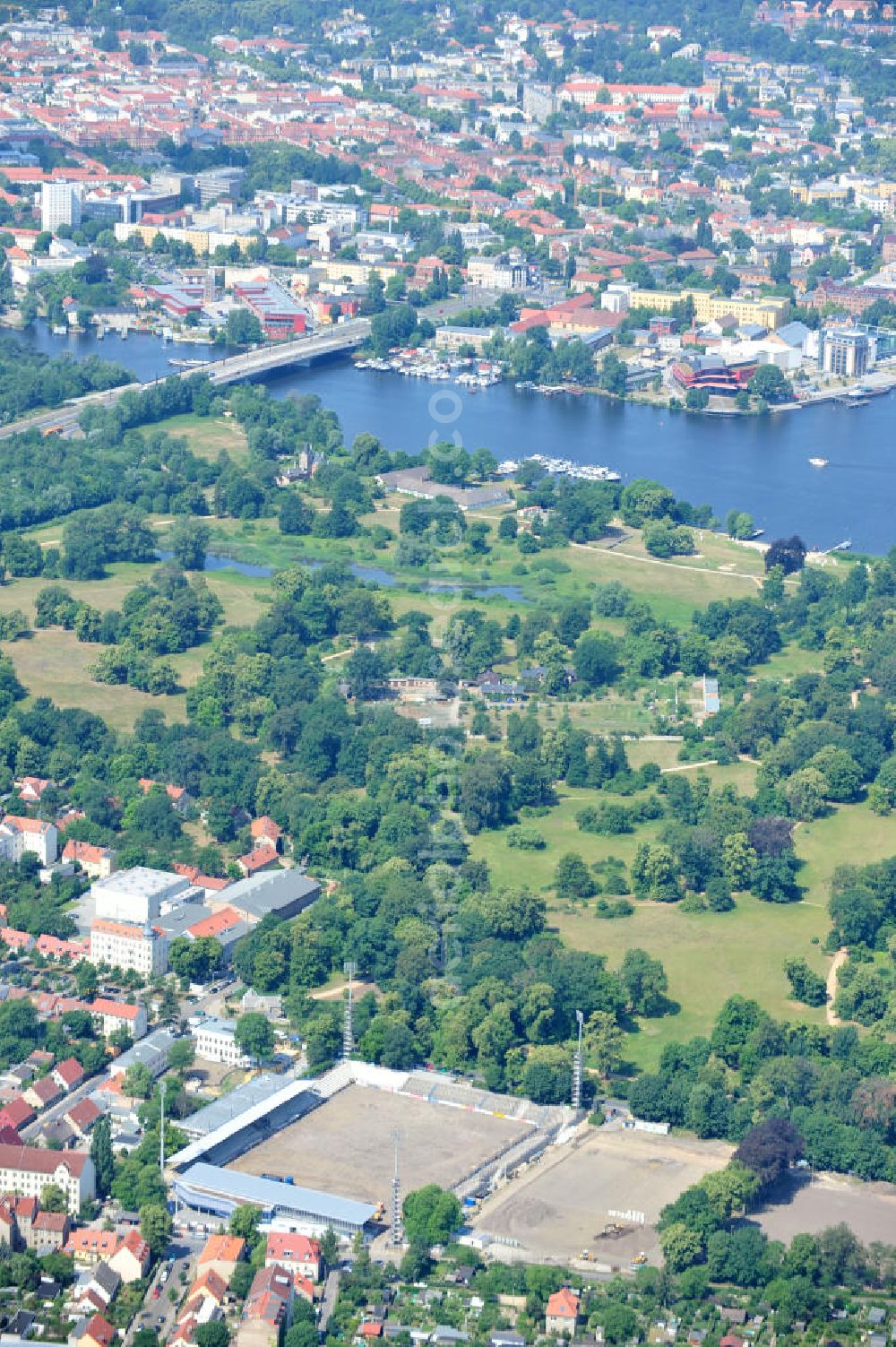 Potsdam Babelsberg from above - Baustelle vom Umbau des Karl-Liebknecht-Stadion in Babelsberg. Das Fußball-Stadion ist Heimspielstätte des SV Babelsberg 03 und des 1. FFC Rurbine Potsdam. Construction site of the rebuilding of the Stadium Karl-Liebknecht in Babelsberg.