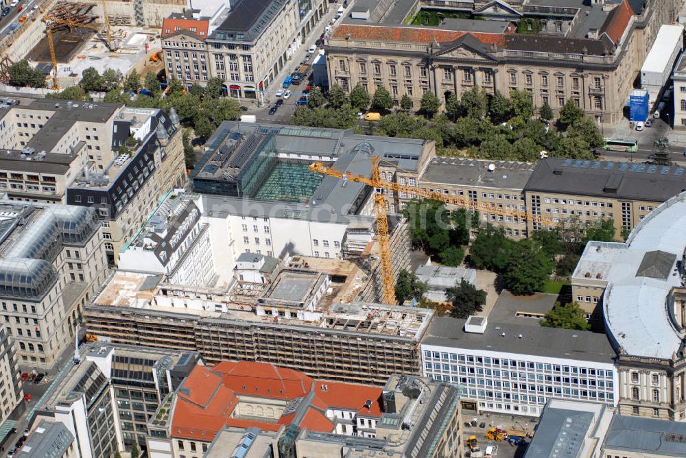 Berlin from above - Blick auf die Baustelle der KfW (Kreditanstalt für Wiederaufbau) an der Charlottenstrasse / Französiche Strasse in 10117 Berlin Mitte. Ausführende Baufirmen sind BSS und ALPINE AG.