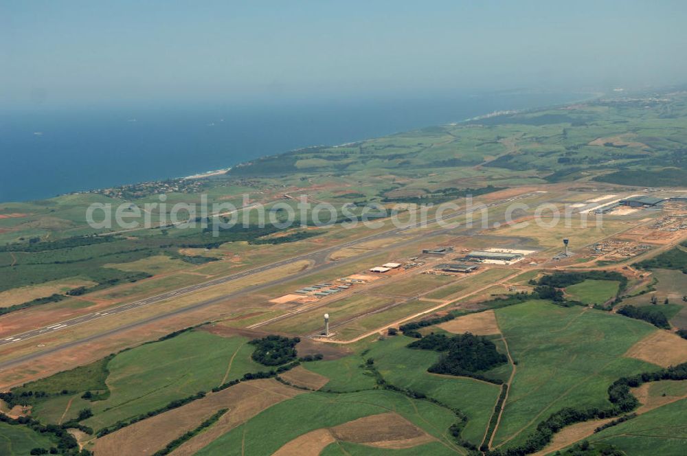 Aerial photograph La Mercy - Blick auf den neuen King Shaka International Airport, einem in Bau befindlichen Flughafen bei La Mercy, Südafrika. Er wird einen Monat vor Beginn der Fußball-Weltmeisterschaft den Flughafen Durban ersetzen und wurde von Osmond Lange Architects and Planners entworfen. Look at the new King Shaka International Airport, an airport under construction at La Mercy, South Africa. He will replace one months before the start of the World Cup in Durban and the airport was designed by Osmond Lange Architects and Planners.