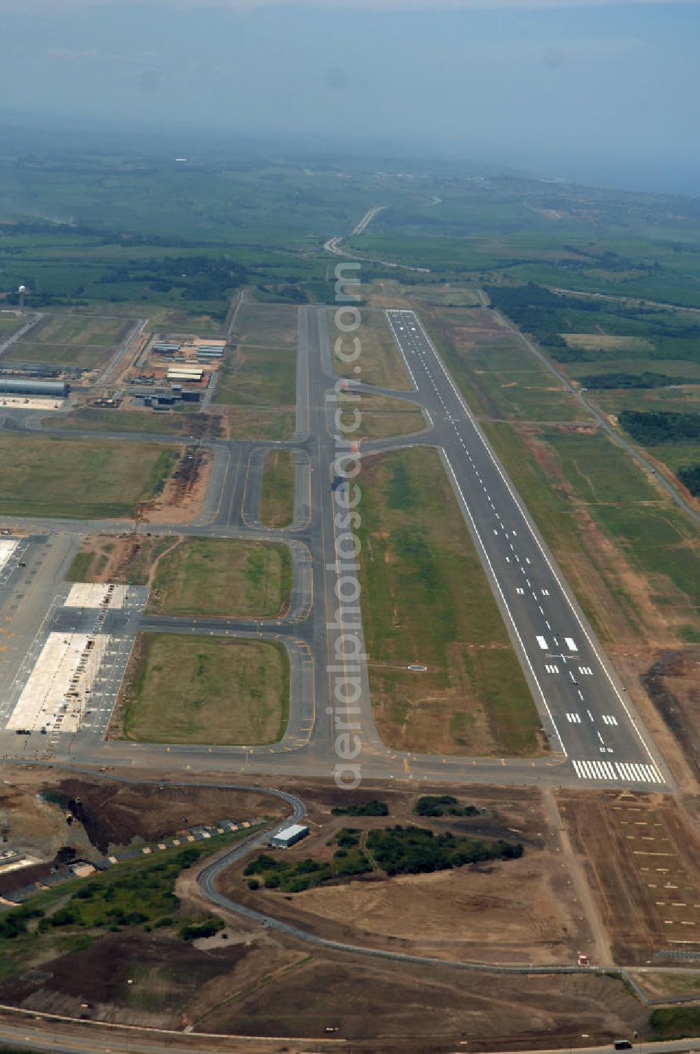 Aerial image La Mercy - Blick auf den neuen King Shaka International Airport, einem in Bau befindlichen Flughafen bei La Mercy, Südafrika. Er wird einen Monat vor Beginn der Fußball-Weltmeisterschaft den Flughafen Durban ersetzen und wurde von Osmond Lange Architects and Planners entworfen. Look at the new King Shaka International Airport, an airport under construction at La Mercy, South Africa. He will replace one months before the start of the World Cup in Durban and the airport was designed by Osmond Lange Architects and Planners.