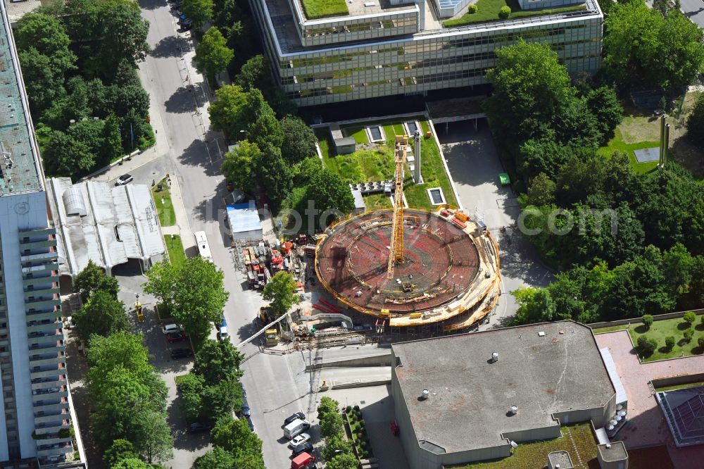 Aerial photograph München - New construction site for the construction of a kindergarten building and Nursery school als Rundbau on Arabellastrasse corner Salomeweg in the district Bogenhausen in Munich in the state Bavaria, Germany