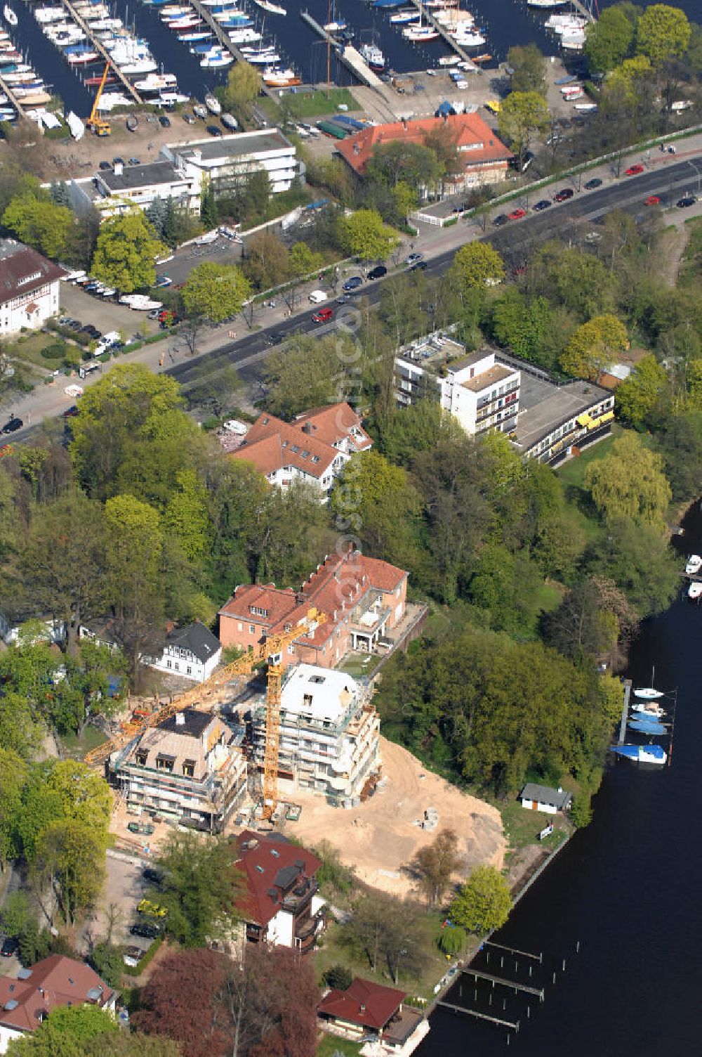 Aerial image Berlin - Blick auf Baustelle Neubau Einfamilienhaus Am Kleinen Wannsee 2 der CONCEPT BAU - PREMIER GmbH, Engeldamm 64b, 10179 Berlin, Tel.: 030.23 12 03 - 0.