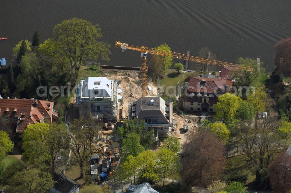 Aerial image Berlin - Blick auf Baustelle Neubau Einfamilienhaus Am Kleinen Wannsee 2 der CONCEPT BAU - PREMIER GmbH, Engeldamm 64b, 10179 Berlin, Tel.: 030.23 12 03 - 0.