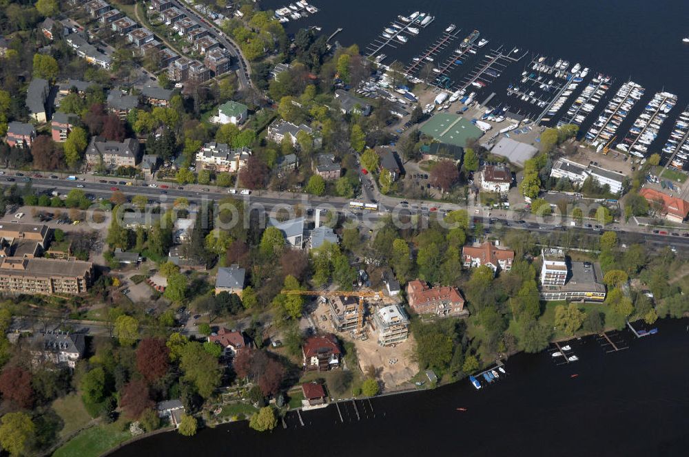 Aerial image Berlin - Blick auf Baustelle Neubau Einfamilienhaus Am Kleinen Wannsee 2 der CONCEPT BAU - PREMIER GmbH, Engeldamm 64b, 10179 Berlin, Tel.: 030.23 12 03 - 0.