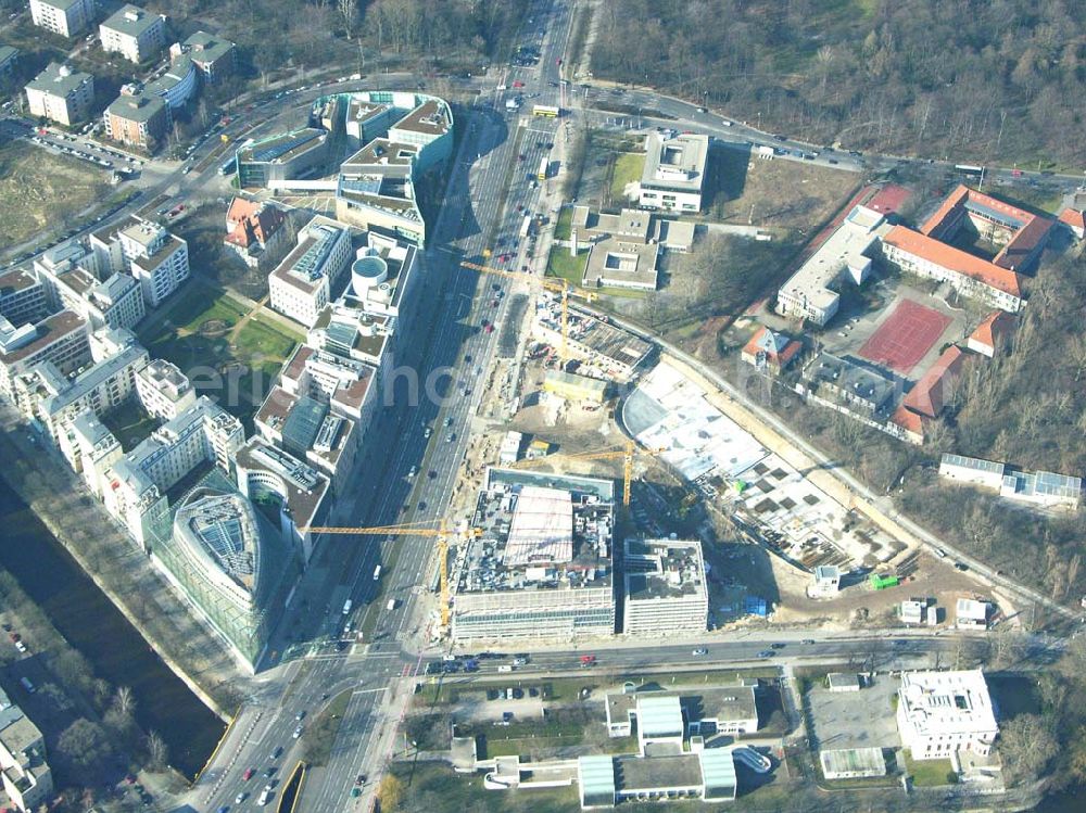 Aerial photograph Berlin Mitte - Baustelle Klingelhöferdreieck an der Klingelhöferstraße und Köbisstraße