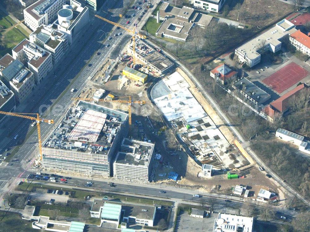 Berlin Mitte from above - Baustelle Klingelhöferdreieck an der Klingelhöferstraße und Köbisstraße