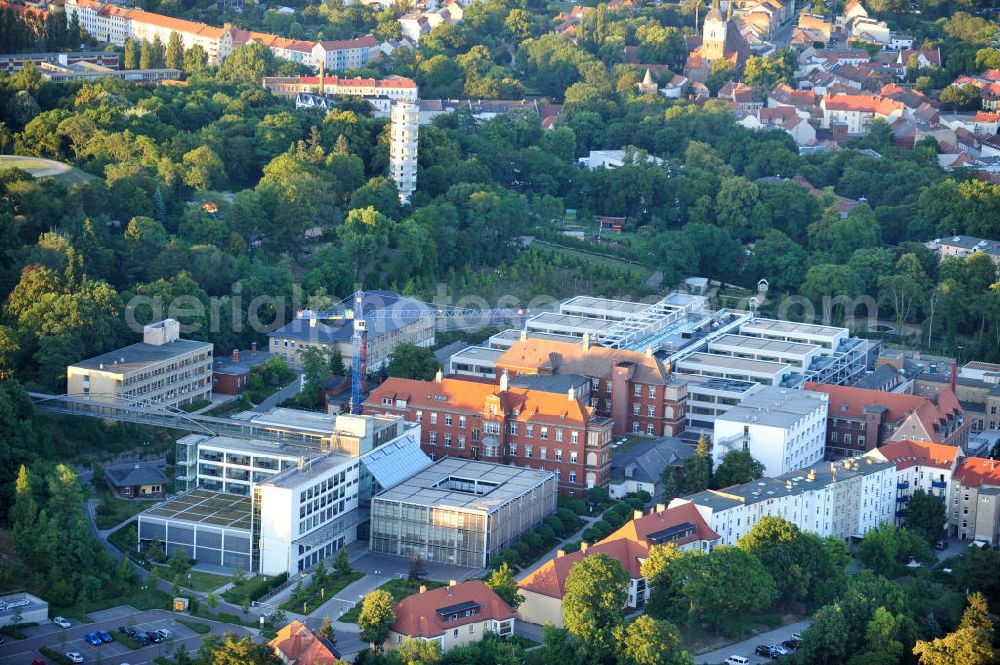 Brandenburg from the bird's eye view: Blick auf die Baustelle vom Neubau am Klinikum / Klinik / Krankenhaus Brandenburg. View of the construction site from the clinic / hospital Brandenburg. Beteiligte Firmen sind die BATEG Ingenieurbau GmbH, GENIUS IB.