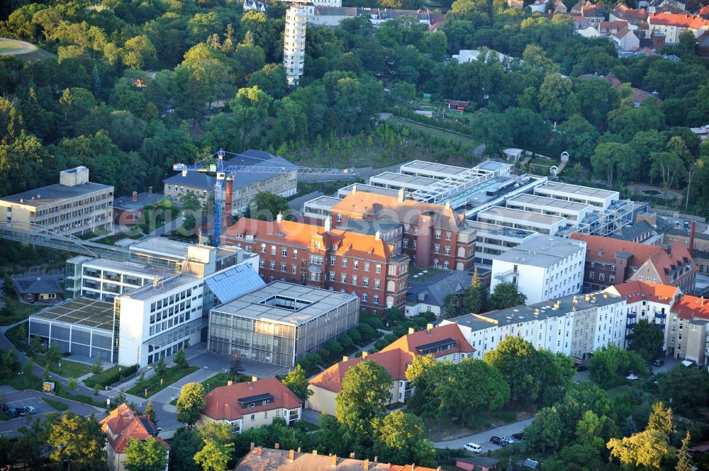 Aerial image Brandenburg - Blick auf die Baustelle vom Neubau am Klinikum / Klinik / Krankenhaus Brandenburg. View of the construction site from the clinic / hospital Brandenburg. Beteiligte Firmen sind die BATEG Ingenieurbau GmbH, GENIUS IB.