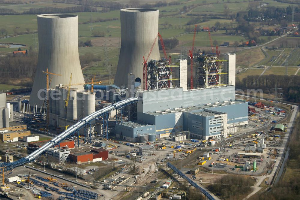 Aerial image Hamm - Kraftwerk / Kohlekraftwerk Westfalen im Stadtteil Hamm-Uentrop mit dem ehemaligen Kernkraftwerk KKW / AKW THTR-300 in Nordrhein-Westfalen NRW. Powerhouse / coal power station in the district Hamm-Uentrop with the former nuclear power station NPS / atomic plant THTR-300 in North Rhine-Westphalia.