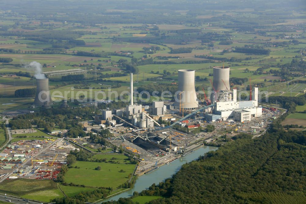 Hamm from above - Baustelle am Kraftwerk / Kohlekraftwerk Westfalen im Stadtteil Hamm-Uentrop mit dem ehemaligen Kernkraftwerk KKW / AKW THTR-300 in Nordrhein-Westfalen NRW. Construction site at the powerhouse / coal power station in the district Hamm-Uentrop with the former nuclear power station NPS / atomic plant THTR-300 in North Rhine-Westphalia.