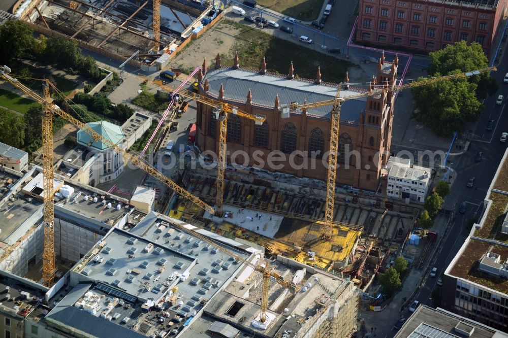 Aerial image Berlin - View of construction site of the Kronprinzengärten in Berlin-Mitte. On the area between the Federal Foreign Office, the Kronprinzenpalais, the Friedrichswerder Church and the Oberwallstreet created an exclusive building complex of luxury apartments. This new project is implemented by the Bauwert Investment Group
