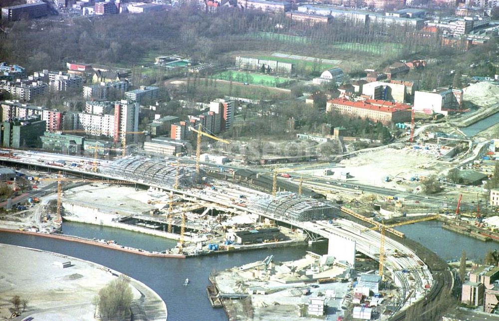 Berlin- Mitte from above - Baustelle des Lehrter Stadtbahnhofes in Berlin-Mitte an der Invalidenstrasse 11.03.02