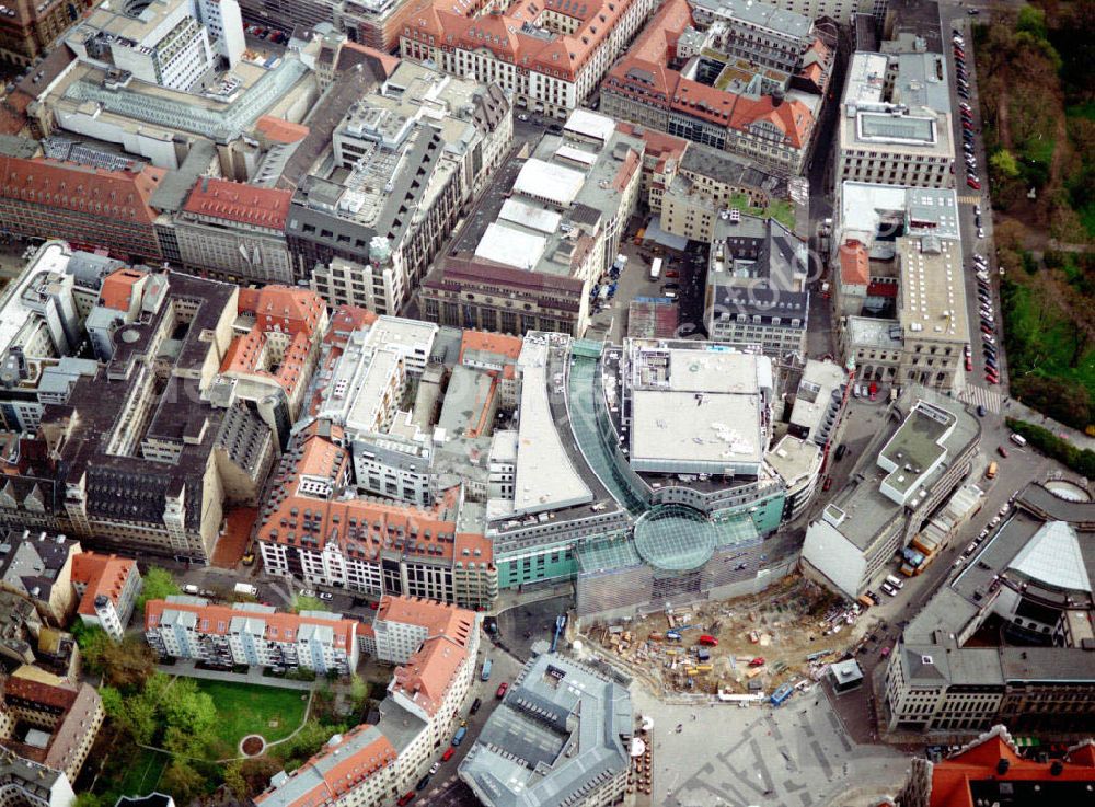 Aerial photograph Leipzig / Sachsen - Baustelle am Leipziger Marktplatz mit dem neuen Einkaufszentrum Petersbogen. Architekten sind die HPP Hentrich-Petschnigg & Partner KG.