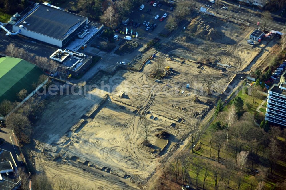 Aerial image Berlin OT Lankwitz - On the construction site at the Leonorenstrasse will be constructed the Leonorengärten apartment houses by the Leonorengärten Wohnbau GmbH, a subsidiary of INTERHOLMES AG