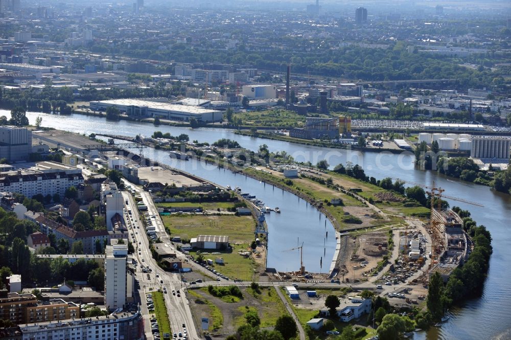 Aerial photograph Offenbach - View of theconstruction site on the Main Island in Offenbach in Hesse. Here the ABG FRANKFURT HOLDING housing and investment company Ltd builds a residential complex with 30 condominiums